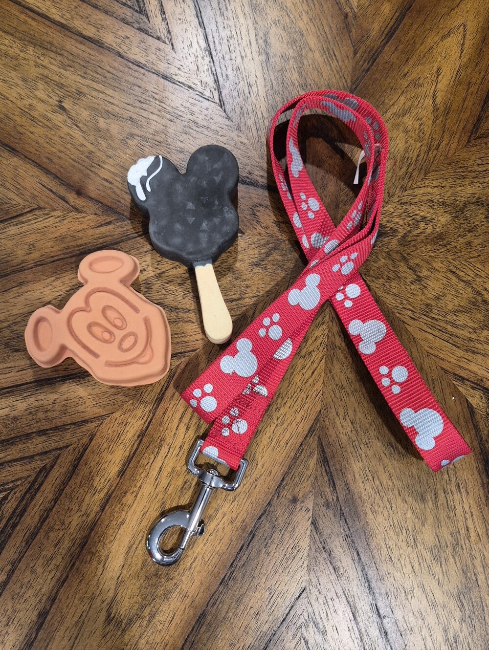 Disney Tails Mickey Mouse Pet Bundle - Leash & Squeak Chew Toys 🐶 - Gently Used